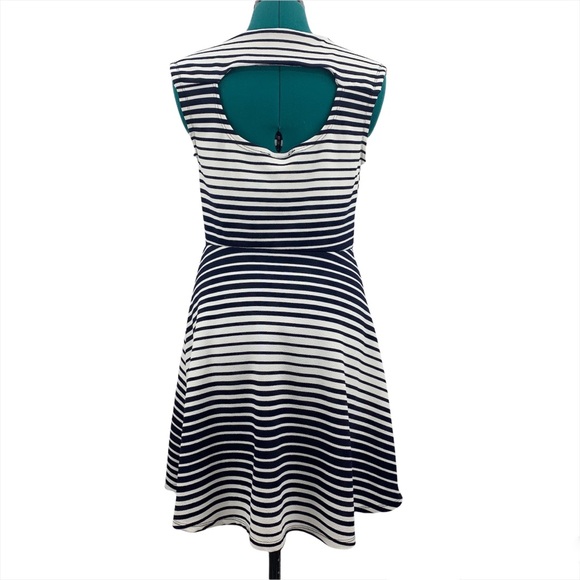 enough about me… Sleeveless Striped Jersey Fit & Flare Dress, Small - Picture 6 of 16